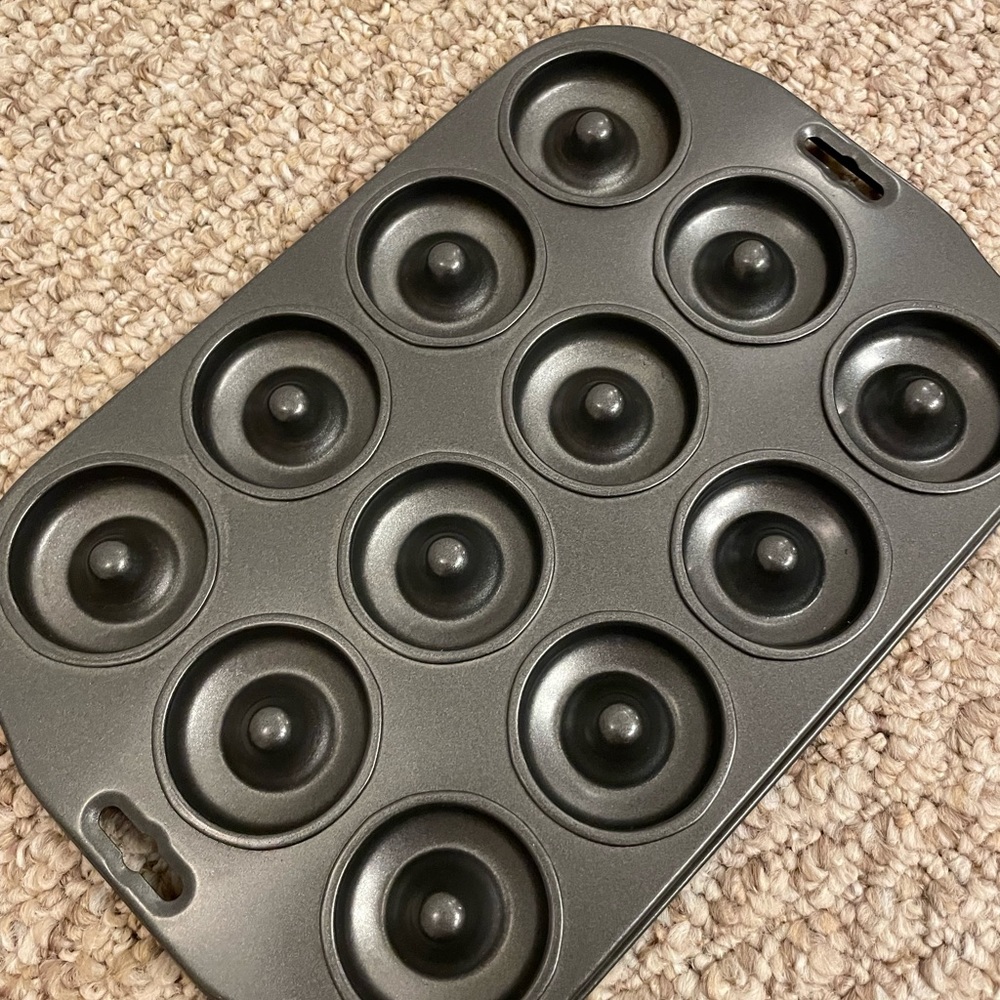 598. Avon Mini Donut Pan & Recipe